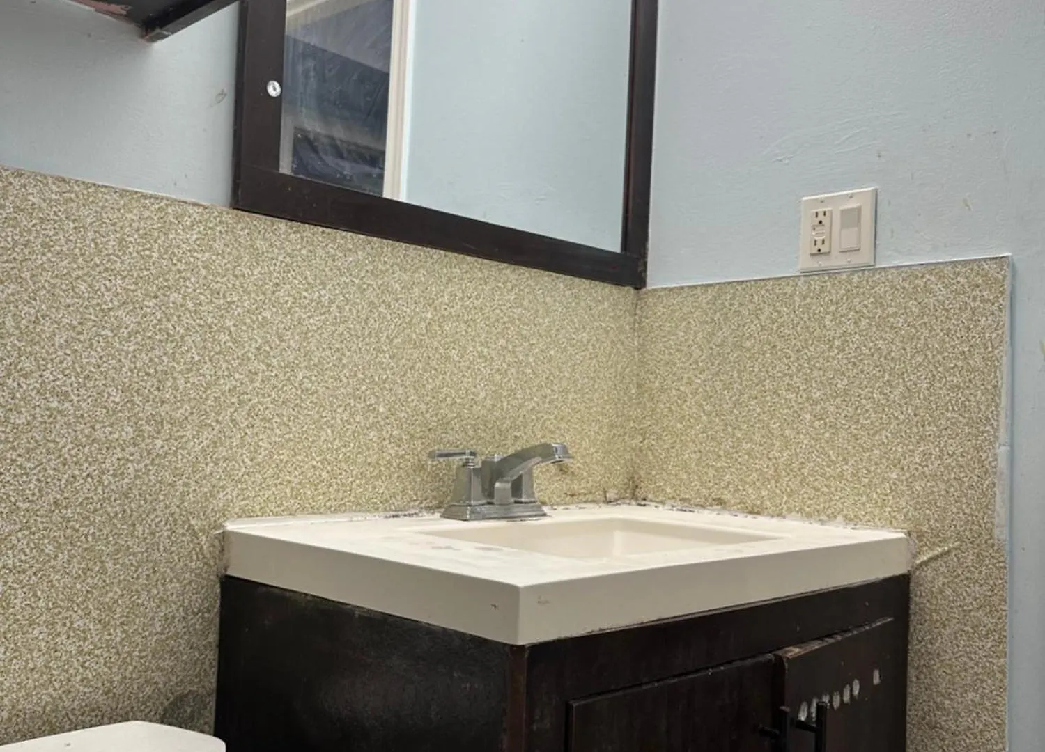 Apartment Lower Loft Suite -Space Share Toronto Canada